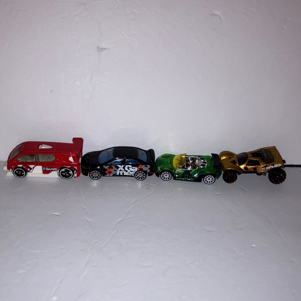 Hot Wheels X Games Toy Car‎ Collection - Red, Black, Green, Gold